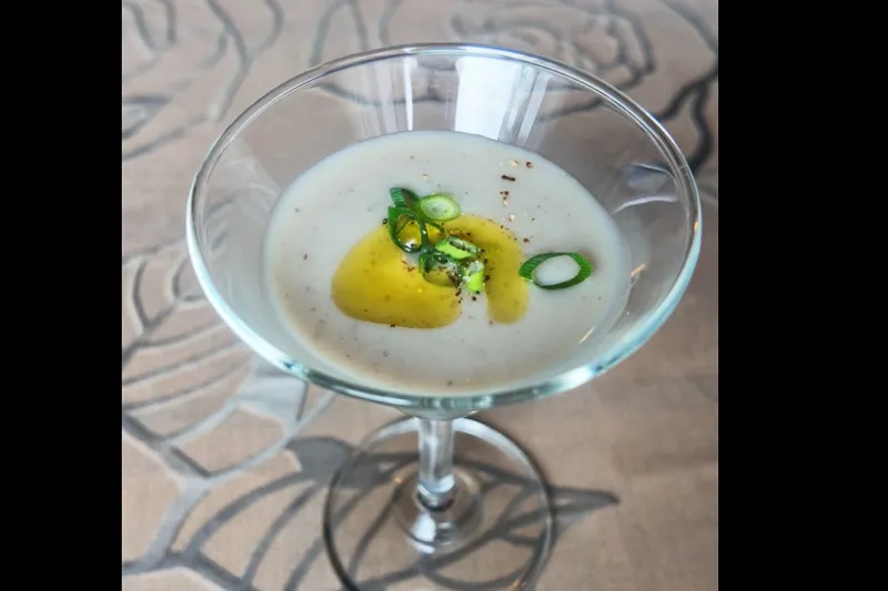 ３．菊芋とカシューナッツのスープ