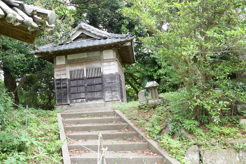 末社または神輿蔵