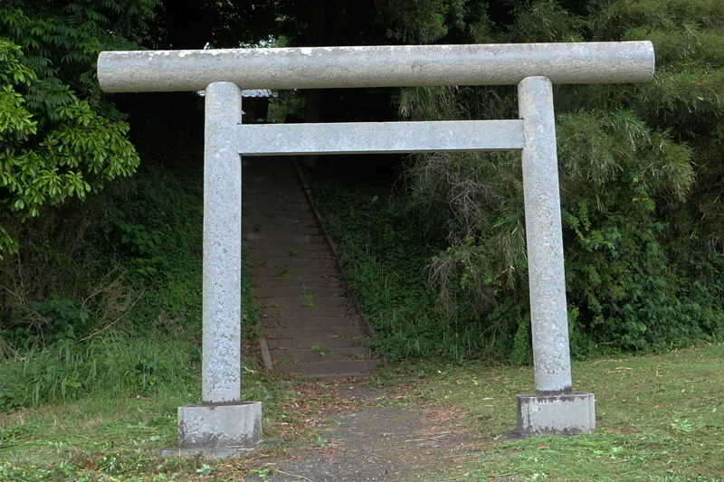 八幡神社の靖国鳥居