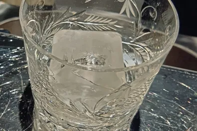 ダイヤモンドカットの氷