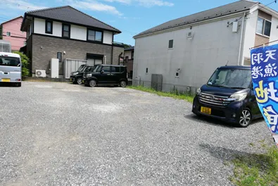 店舗横の駐車場