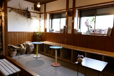 店内テーブル席