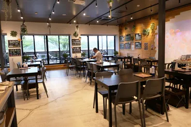 店内全景