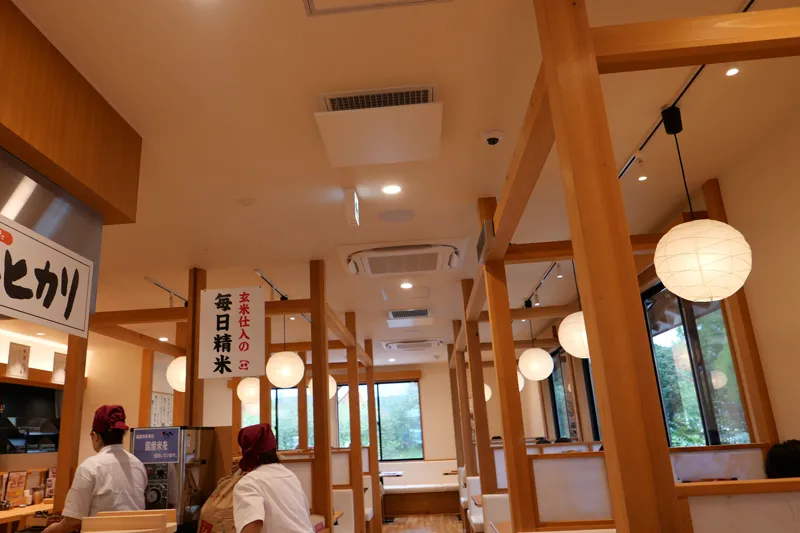 店内全景