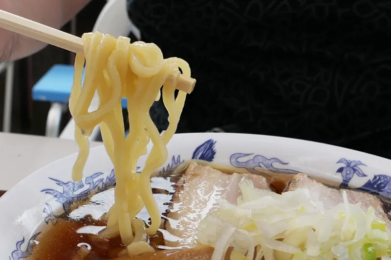 チャーシューメンの麺アップ